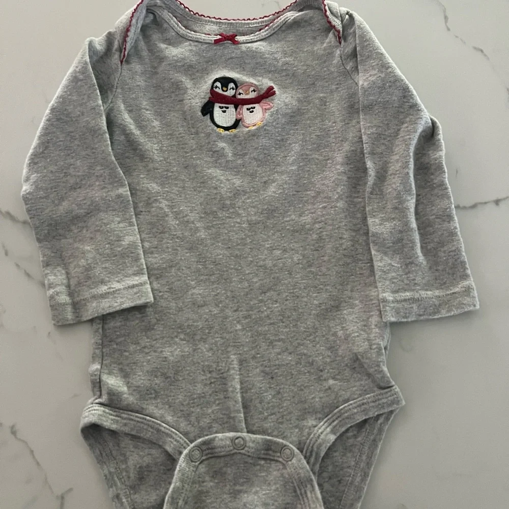 Carter's Gray Bodysuit with Penguin Trio